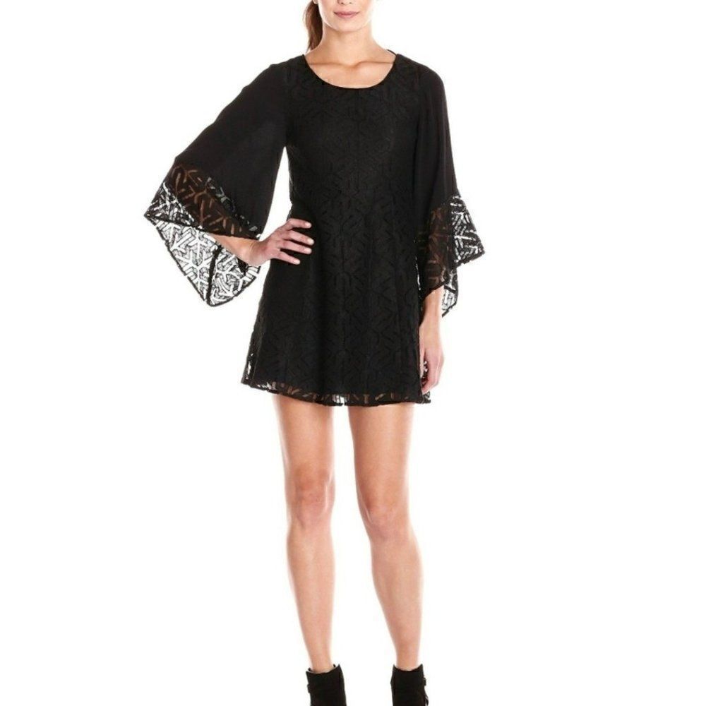 MinkPink Drive Me Crazy Flair Sleeve Lace Mini‎ Fit & flare Black Dress NWT Size